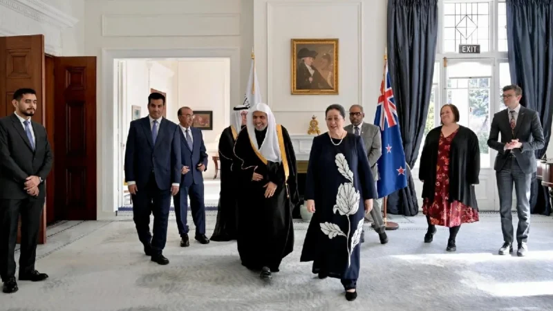 التقى الحاكم العام للنيوزيلندا بعميد رابطة العالم الإسلامي