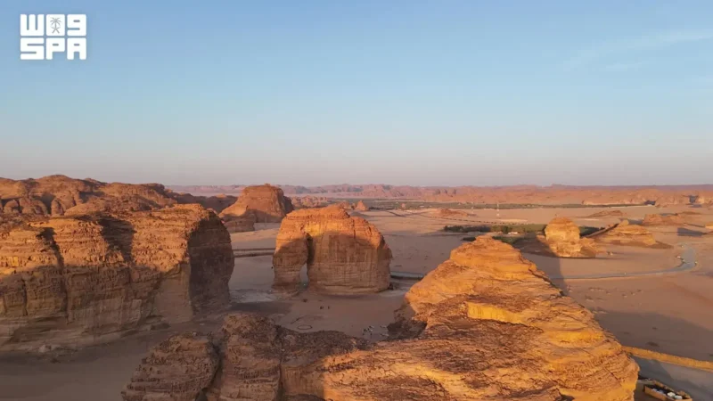 صخرة الفيل.. وجهة صيفية فريدة بمحافظة العلا