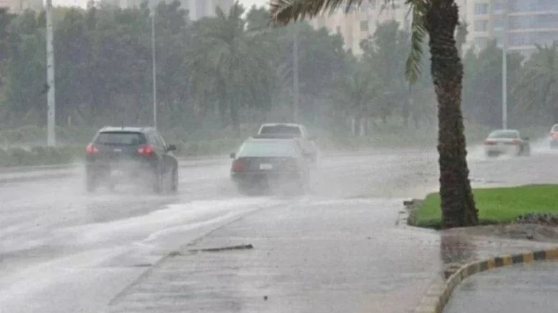 تحذيرات من تقلبات جوية عنيفة: أمطار غزيرة وسيول ورياح عاتية تجتاح مناطق المملكة