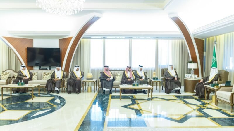 أمير الشرقية يستقبل رئيس وأعضاء مجلس إدارة غرفة الأحساء