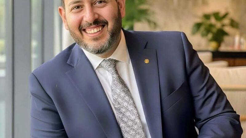 د. أحمد صلاح رفقي: مؤسس “هندسة النظم الاجتماعية” ورائد حوكمة الذكاء الاصطناعي في عصر التحول الرقمي