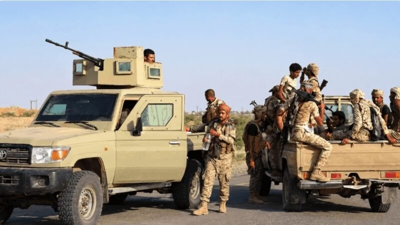 قتلى وجرحى في هجوم صاروخي حوثي استهدف القصر الرئاسي في عدن.. ونجاة أعضاء الحكومة